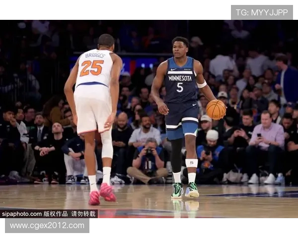 纽约尼克斯对阵劲敌全场激战球队表现亮眼展现强大竞技状态